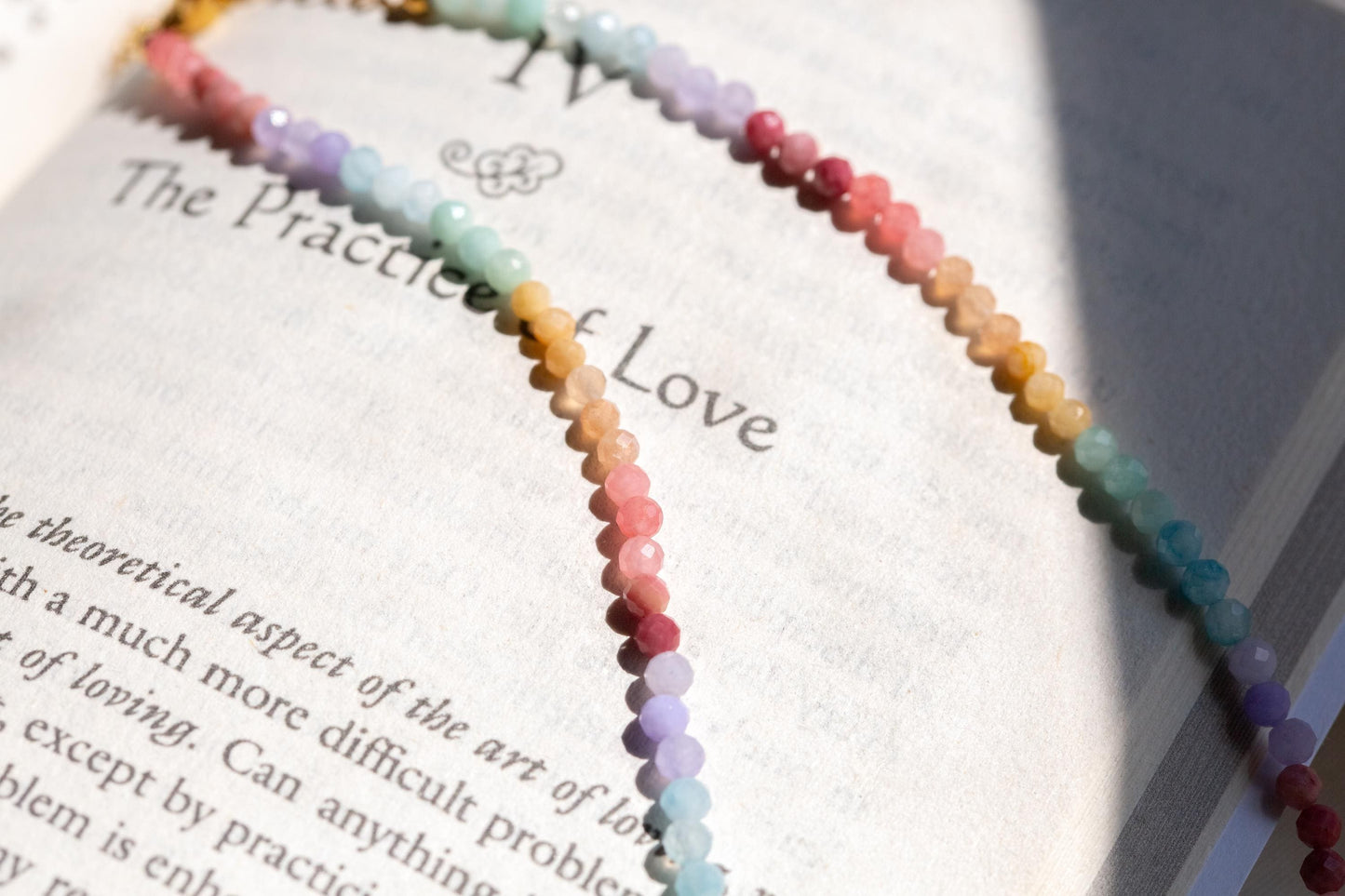 RAINBOW - Bunte Perlenkette aus echten Edelsteinen in Regenbogenfarben